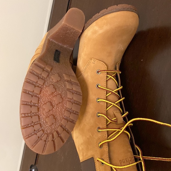 Timberland Glancy Wheat Nubuck, New with Box - Picture 3 of 6
